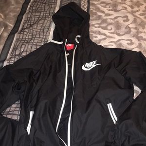 Ladies Nike jacket size MD
